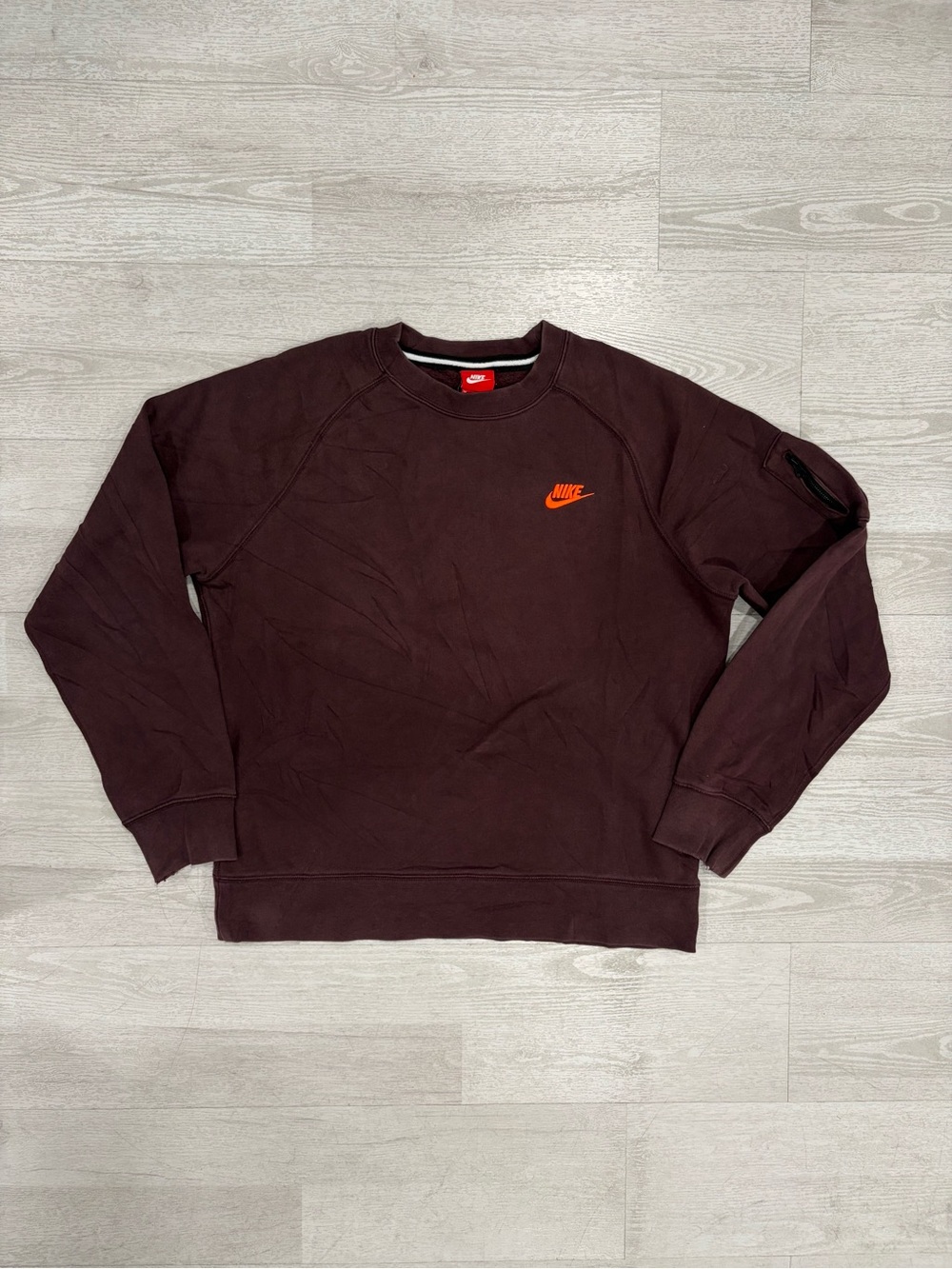 Nike Men’s Crewneck Sweatshirt in Dark Maroon with Orange Swoosh SIZE M